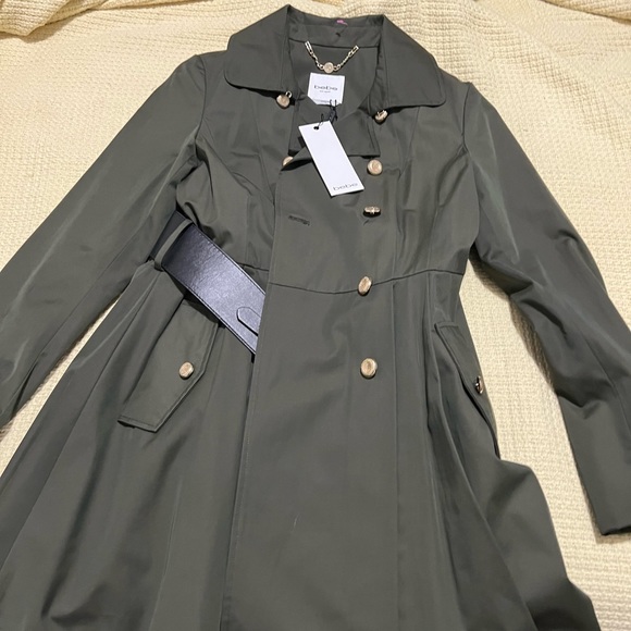 Brand new Bebe pleated coat - Picture 4 of 8